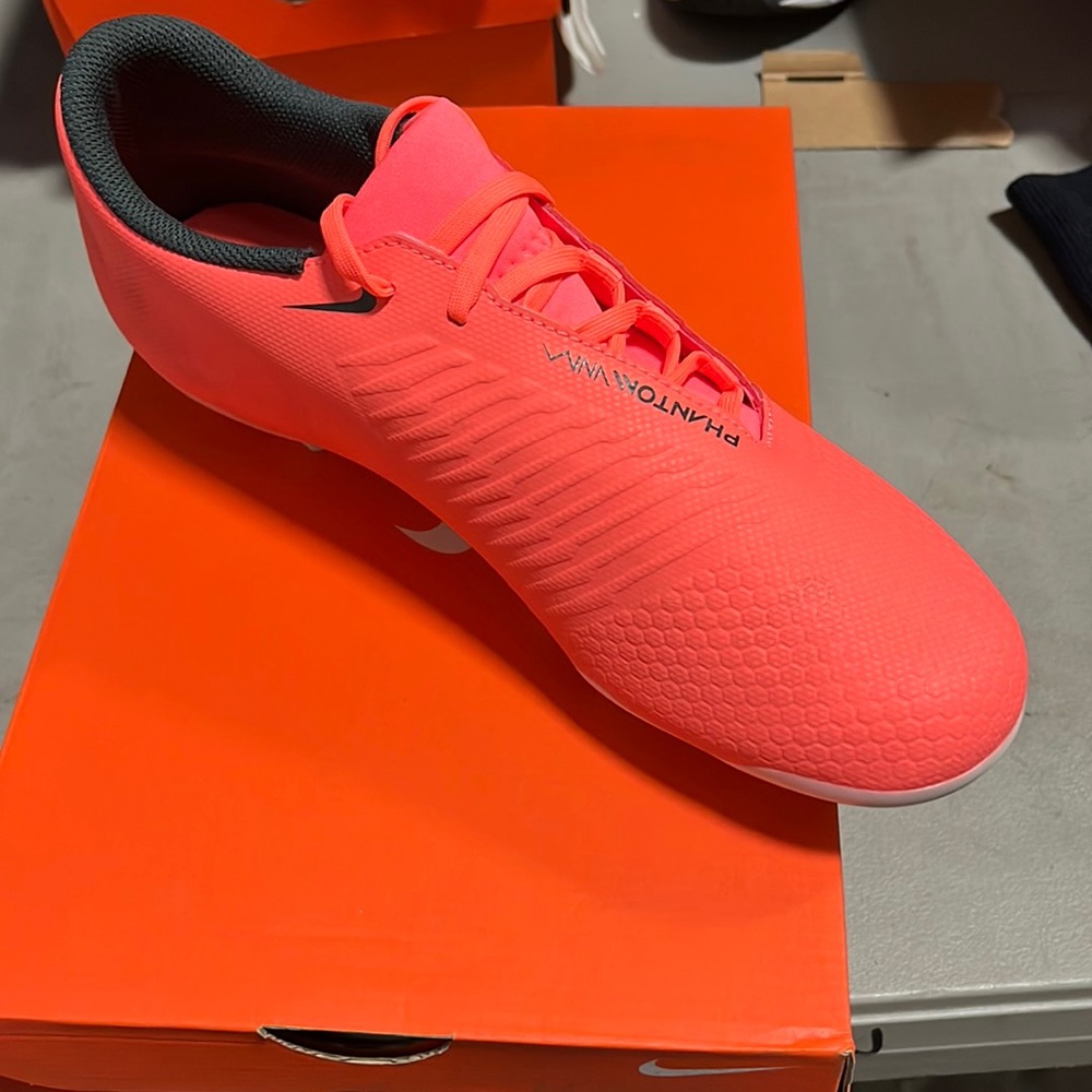 Unisex cleets